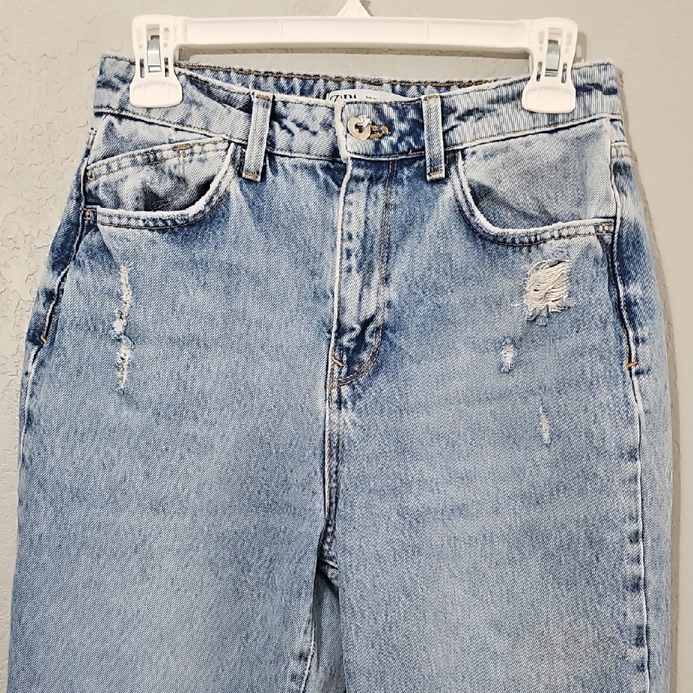 Zara Light Blue Relaxed Fit Distressed Mom Jeans Womens Size 4 High Rise - Picture 2 of 8